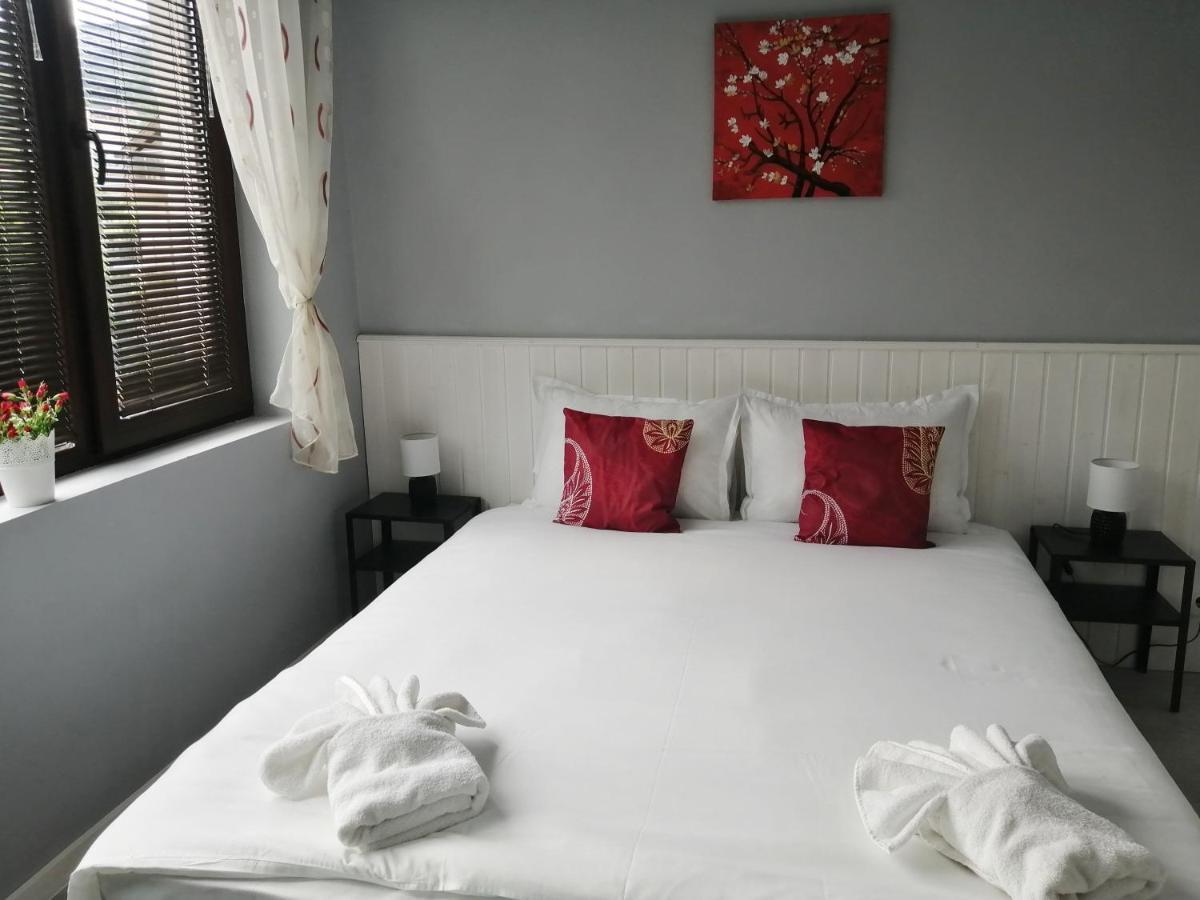 La Piazza Hotel Shumen Exteriör bild